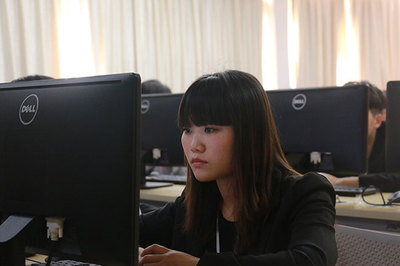 新華學(xué)子受哄搶成“香餑餑”，云南軟件開發(fā)人才需求旺盛